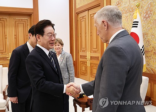 이 대통령, 美 의원단에 