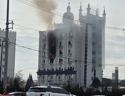 인천 옥련동 모텔에 불…51명 부상·26명 병원 이송