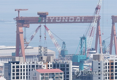 [속보] HD현대중 울산조선소 잠수함 화재…1명 실종