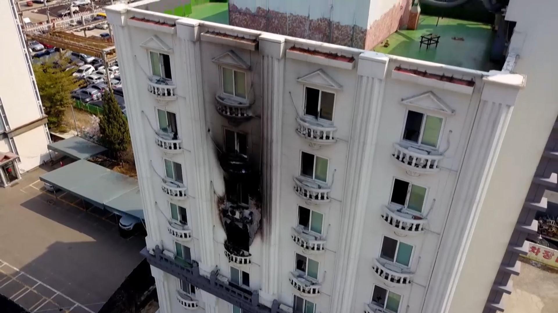 인천 모텔 화재 26명 이송…전자담배 발화 추정