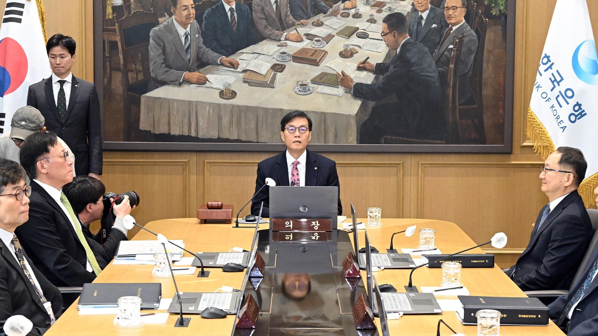 [속보] 한은, 기준금리 7연속 동결…연 2.50% 유지